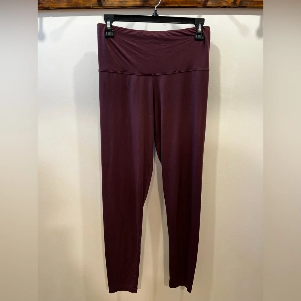 KINDRED BRAVELY Lounge SET: Top & Leggings - Picture 5 of 6